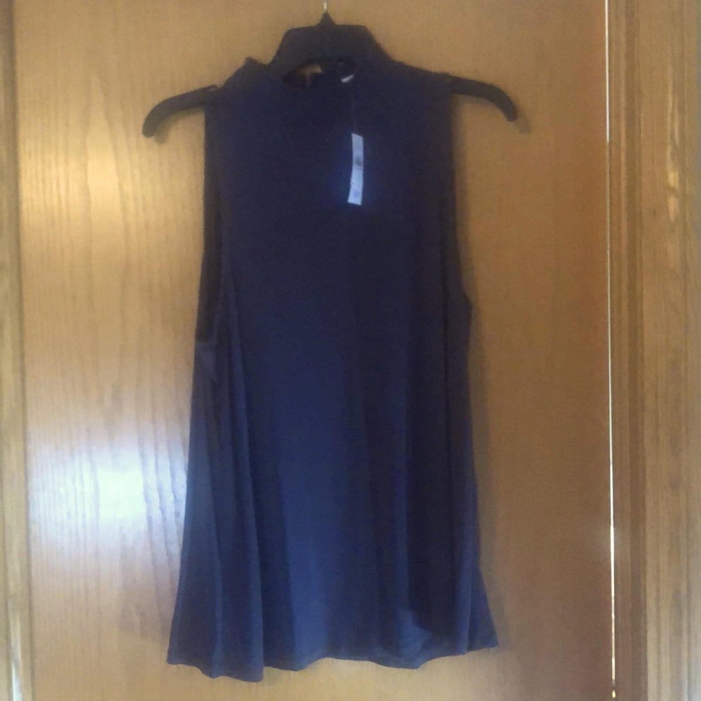 Sleeveless blouse